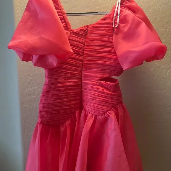 Dress - Picture 2 of 4